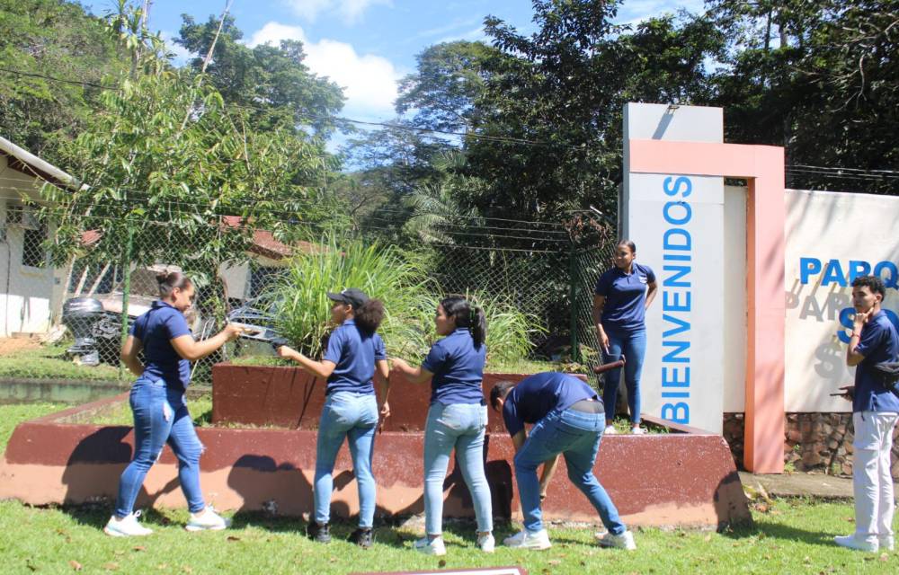 MiAmbiente celebra el día de las áreas protegidas con jornada en el Parque Nacional Soberanía