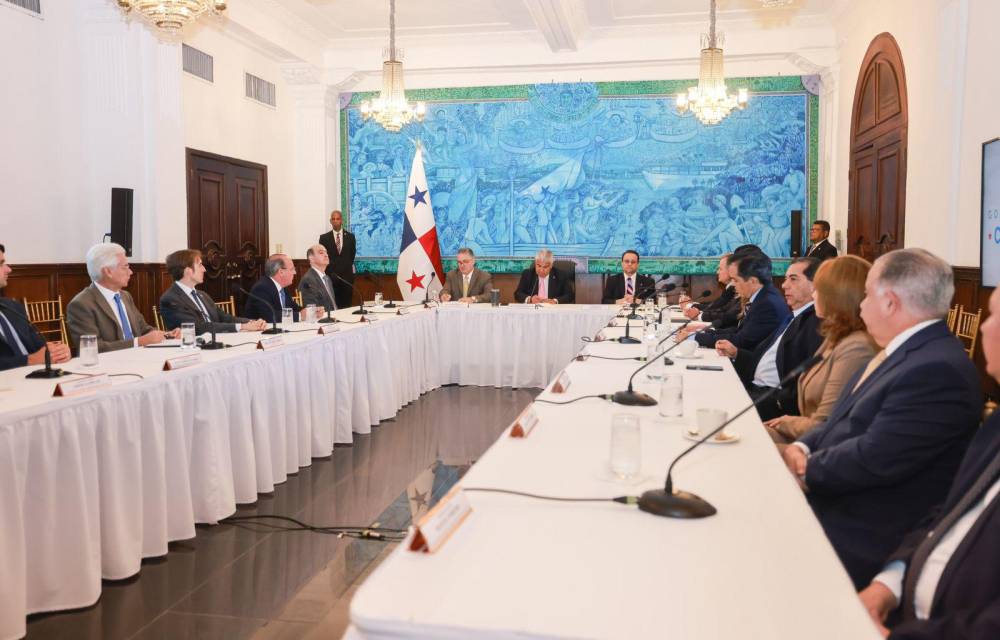 Presidente Mulino se reunió con empresarios para detallar plan para la CSS