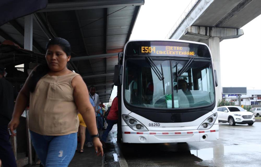 Usuarios esperan que la compra de buses se de una vez por toda este año.