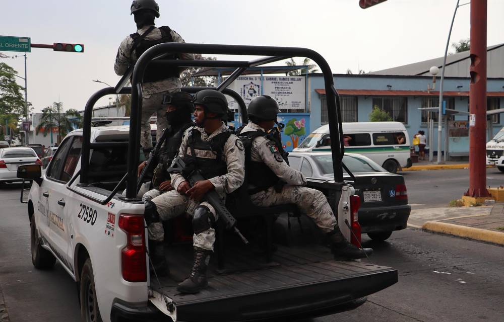Personal de la Guardia Nacional (GN) realiza patrullajes de vigilancia en el municipio de Tapachula.