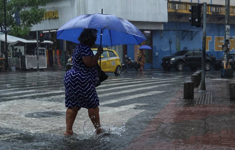 Panamá se prepara para el paso de la primera onda tropical del año