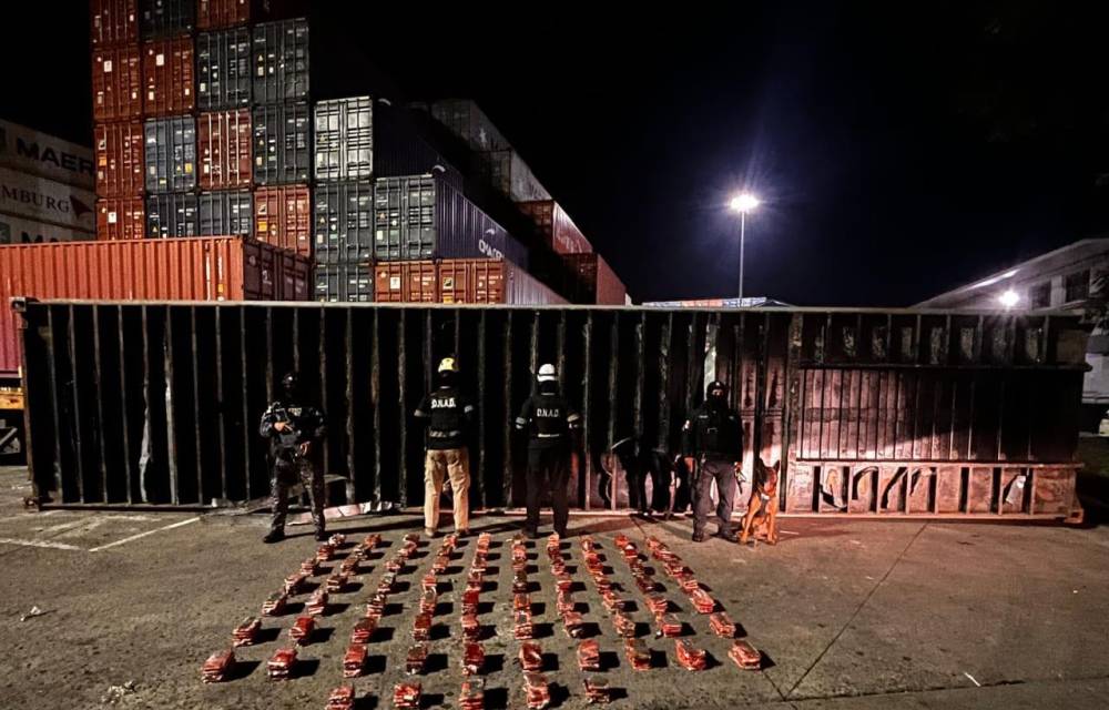 Los 750 paquetes estaban dentro de dos contenedores en el Puerto de Balboa con destino a Portugal.