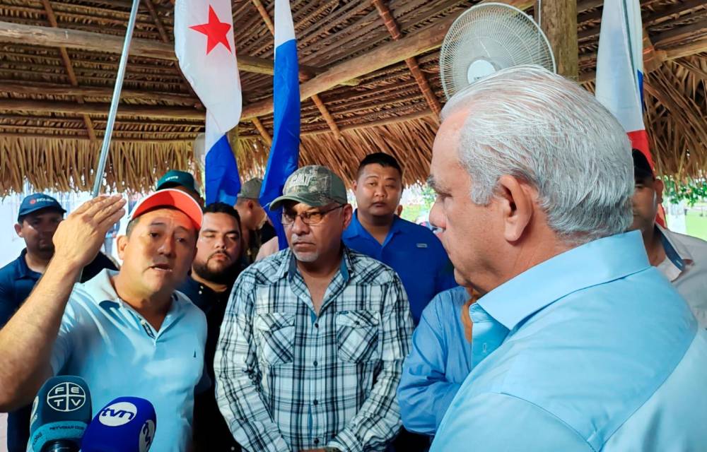 Productores protestaron ayer en los predios del Mida, en Curundú.