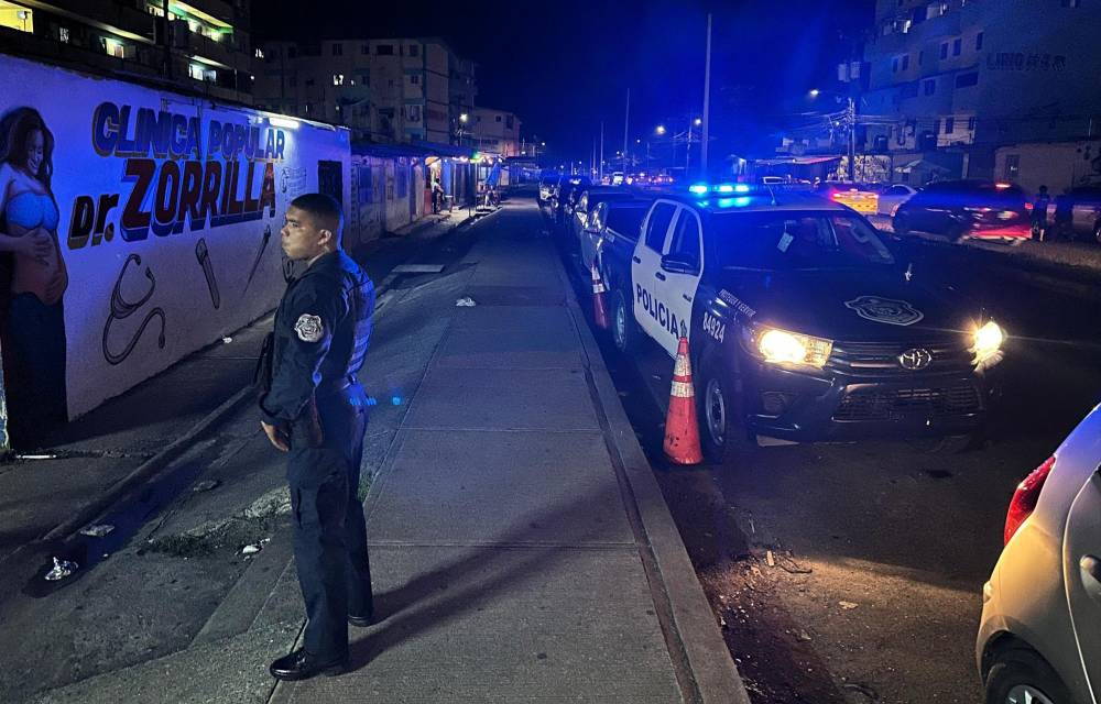 El crimen ocurrió a las 6:30 de la tarde de este sábado, cuando la víctima se disponía a caminar a su casa.