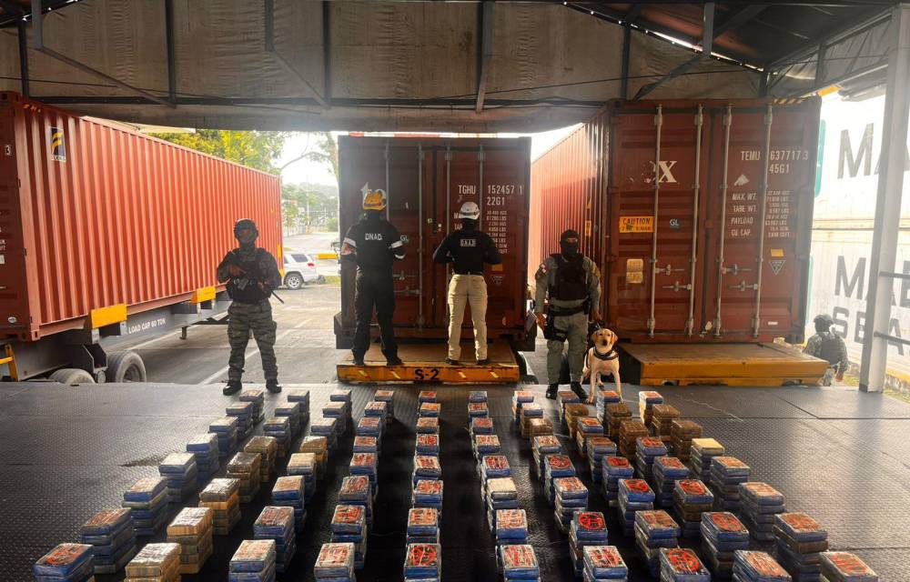 Contenedor estaba ‘preñado’ con 400 paquetes de droga