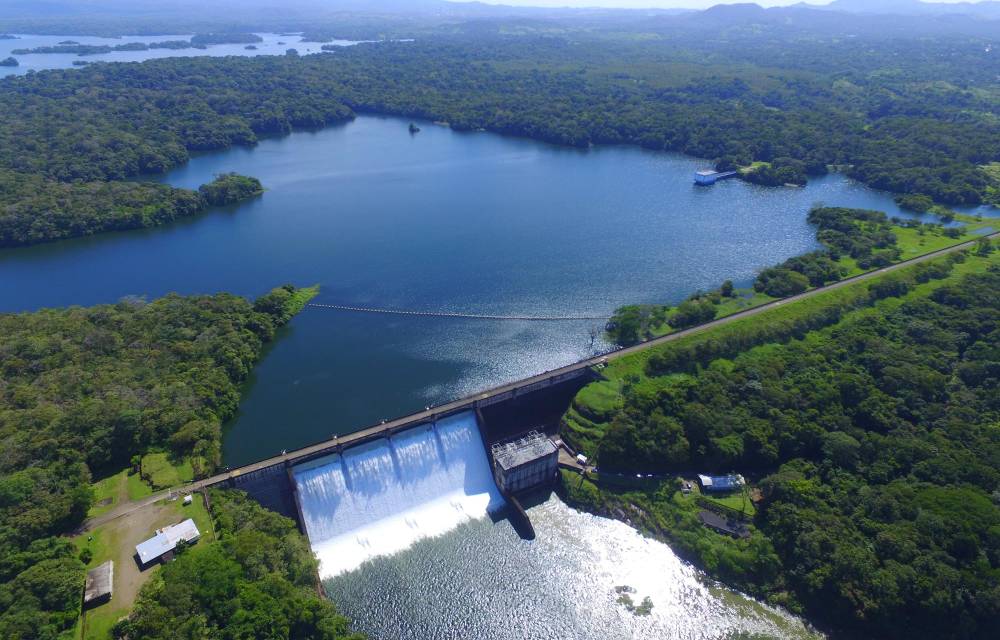 Vertedero Madden - Lago Alajuela vistas aéreas.