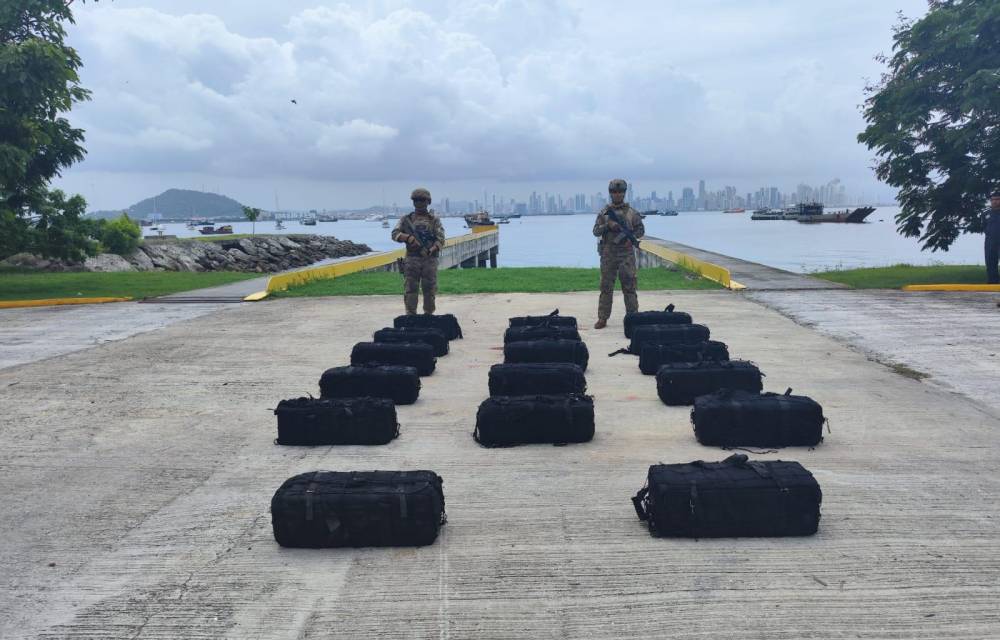 El tripulante y el presunto ilícito fueron trasladados al Astillero Naval del Senan en Isla Perico.