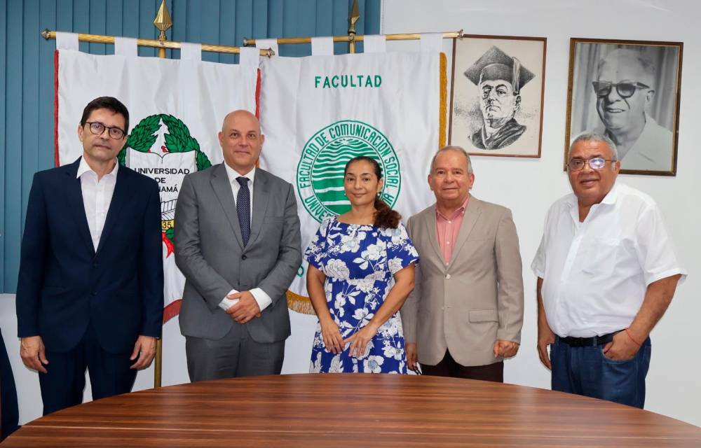 Diplomáticos visitaron la Facultad de Comunicación Social