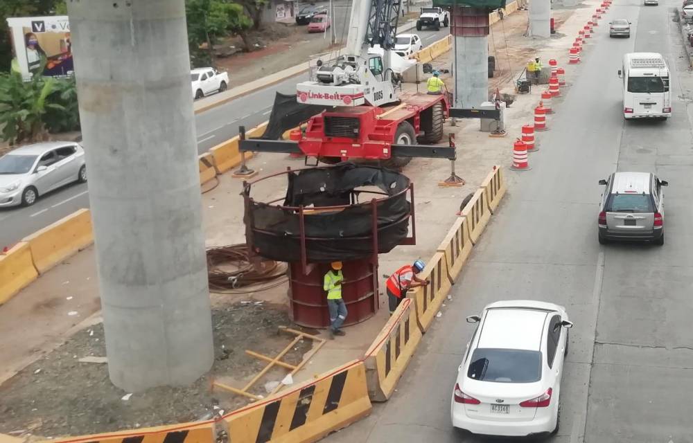 El brutal ataque se registró en la construcción de la Línea 3 del Metro.