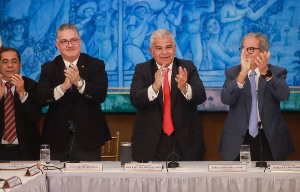 El presidente de la República José Raúl Mulino celebró este triunfo de Atheyna Bylon