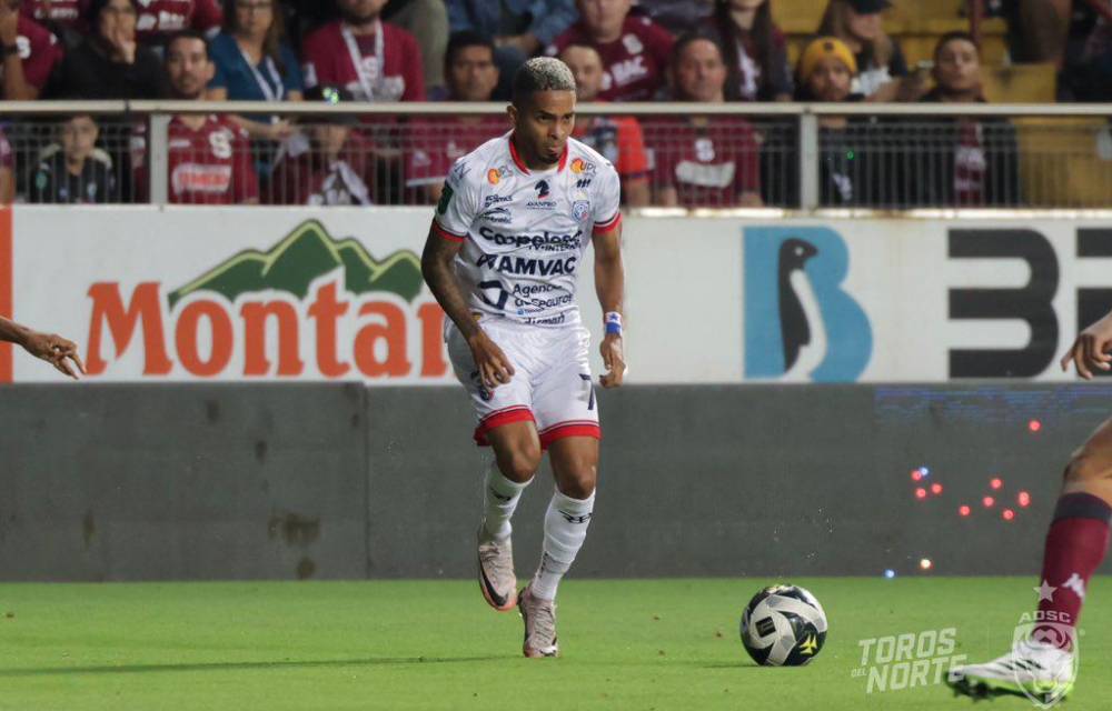 César Yanis, jugador del San Carlos.