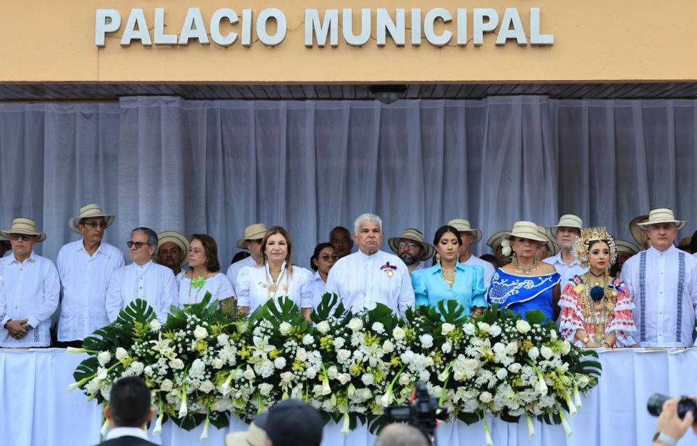 Presidente Mulino lidera actos protocolares del Primer Grito de Independencia en La Villa de Los Santos