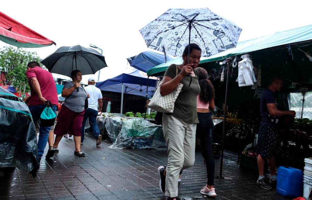 El aumento de lluvias no solo aumenta los casos, sino las defunciones.