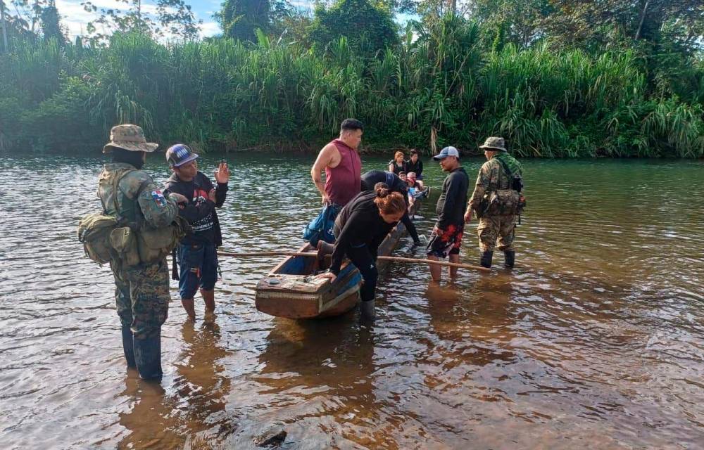 Viajaban en una piragua.