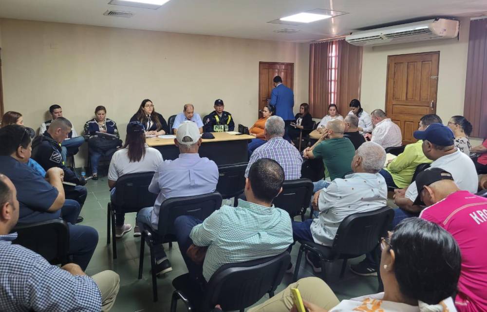 Director de la ATTT se reúne con transportistas en Chiriquí; visita regionales de Coclé y Veraguas