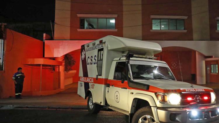 La víctima, de 23 años, falleció a eso de las 9:31 de la noche en urgencias del hospital Santo Tomás