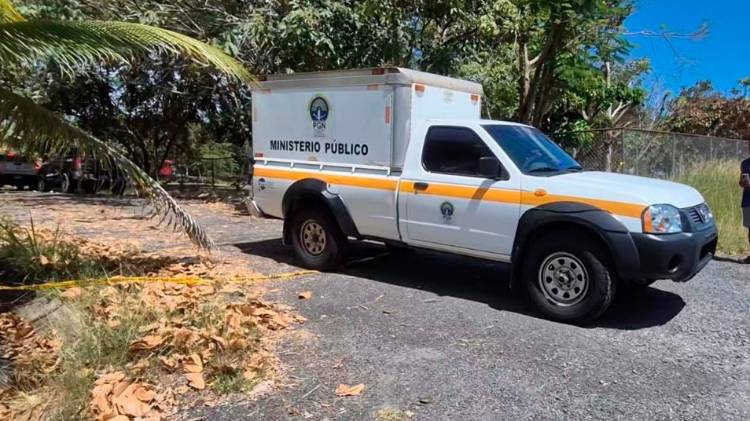 El delincuente muerto en el lugar fue identificado como Edgardo López (a) “Pepo”, que tenía prontuario