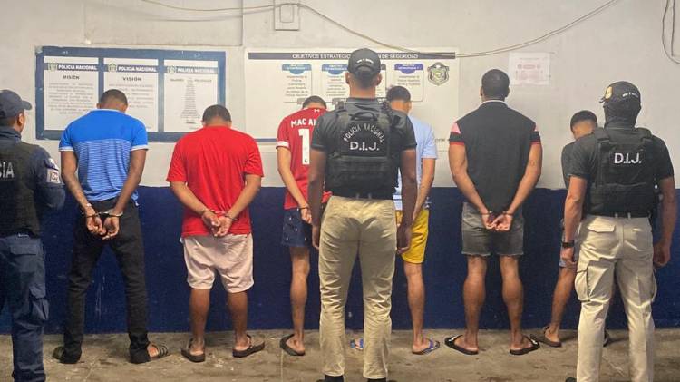 Los detenidos y los indicios fueron puestos a órdenes de las autoridades competentes