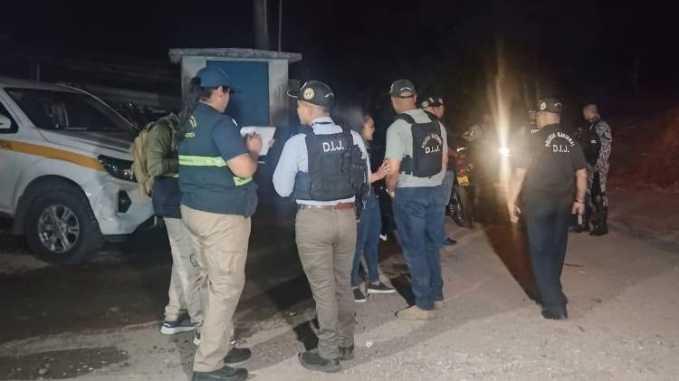 El levantamiento del cadáver se extiendo hasta la madrugada del sábado.