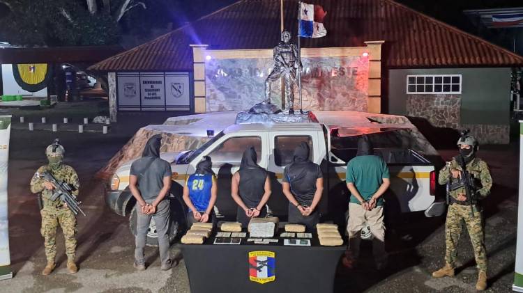 En el auto oficial iban cinco personas, uno de ellos funcionario.