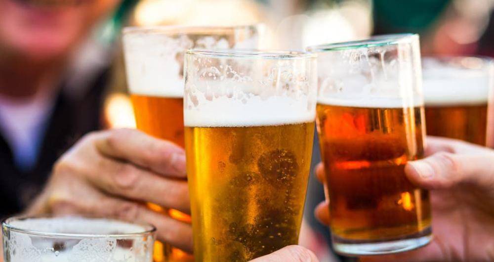 ¿Se puede celebrar con cervezas sin alcohol? Nueva tendencia en crecimiento