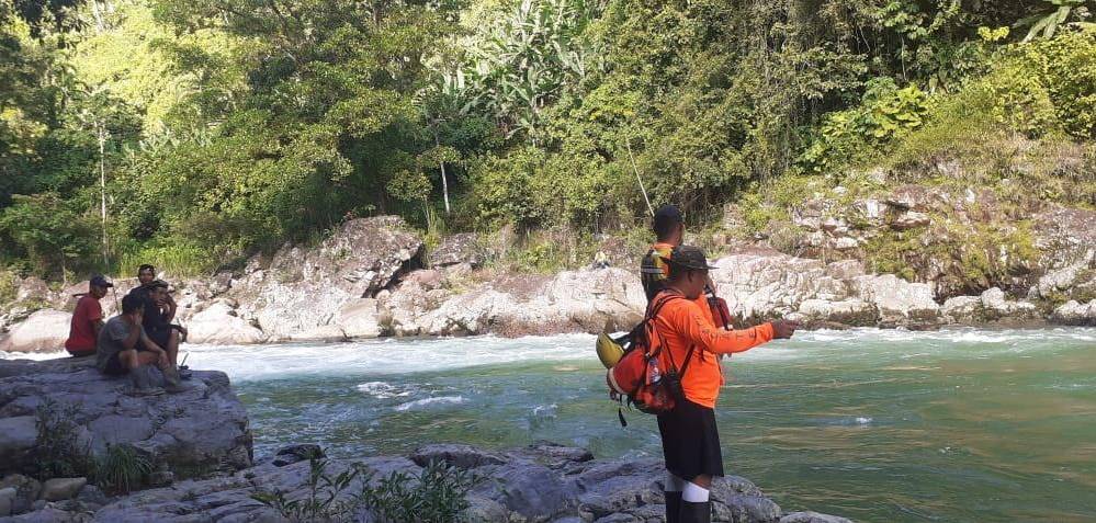 Recuperan cuerpo flotando en río Cricamola