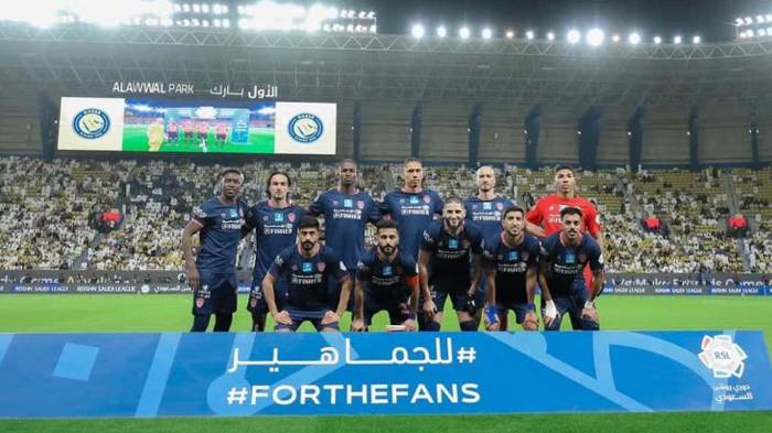 El portero panameño Orlando Mosquera fue titular con el Al Faiha en la derrota 2-1 ante el Al Nassr.