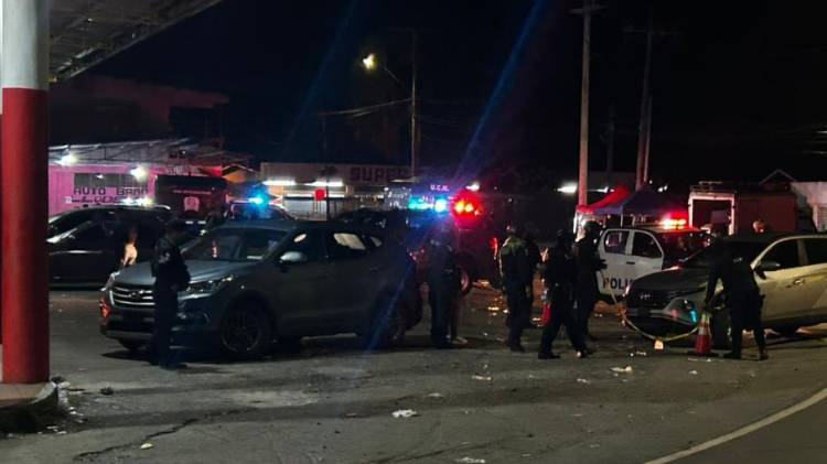 El agresor fue aprehendido por la policía y aún portaba el arma de fuego en las manos