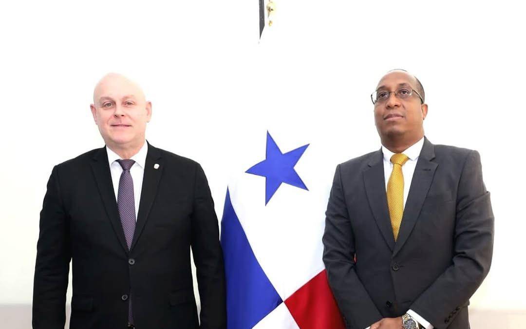 Exprocurador Caraballo tiene tremenda chamba en Austria 