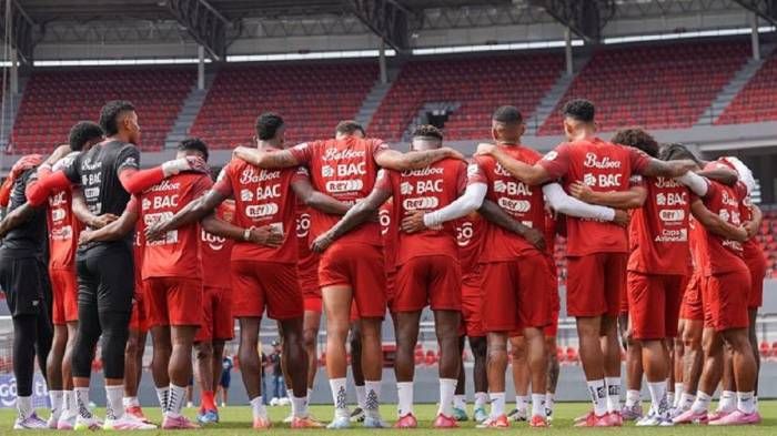El grupo entrenó esta mañana para viajar después a Surinam.