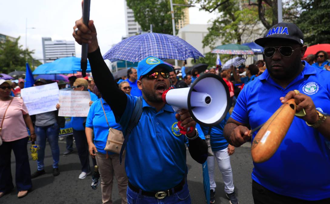 Docentes le responden a Molinar: “Nos mantenemos firmes en la huelga” Docentes le responden a Molinar: “Nos mantenemos firmes en la huelga”