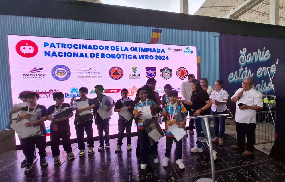 Durante la Décima Olimpiada Nacional de Robótica, participaron un total de 50 jueces, y 130 tutores de distintas escuelas a nivel nacional.