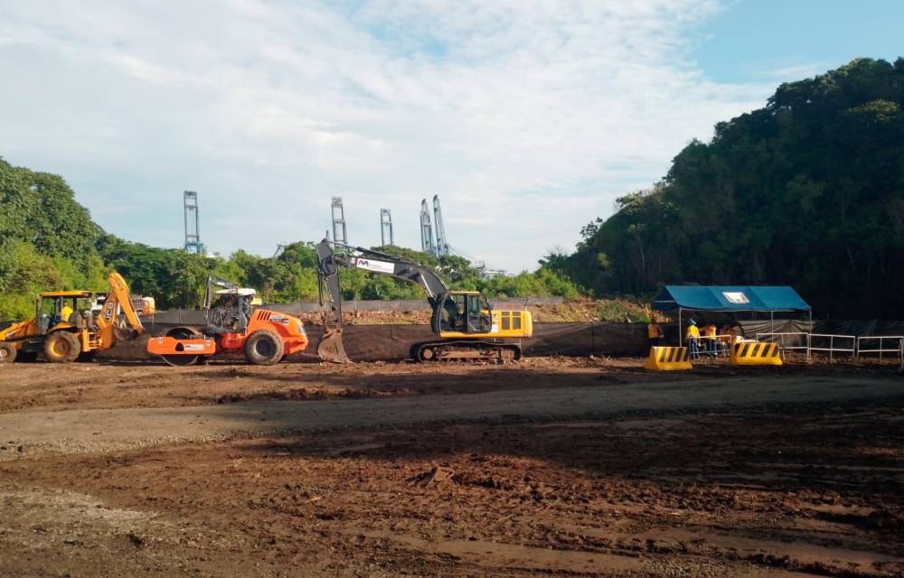 Ayer se hizo la excavación de la primera fundación permanente, dijo el ministro del MOP.