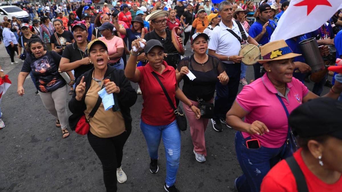 Choque de cifras: Contralor dice que 15 mil docentes no cobrar&aacute;n, Molinar lo niega | &iquest;Qui&eacute;n dice la verdad?