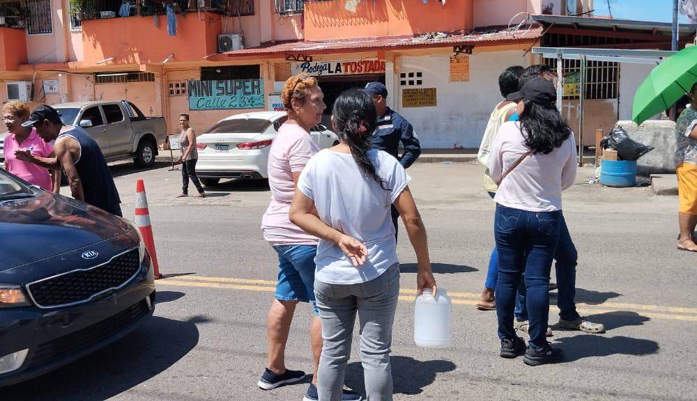 Residentes de Huerta Sandoval no aguantan más