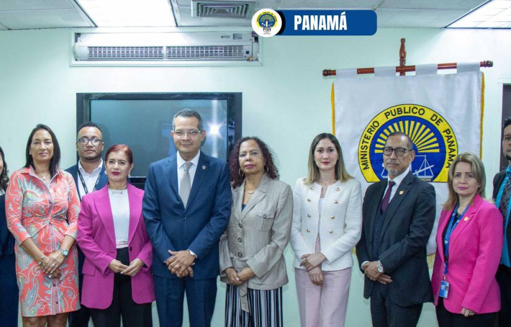 Junta Directiva del Instituto de Medicina Legal y Ciencias Forenses (IMELCF),dirigida por el Secretario General, José Antonio Candanedo Chiam.