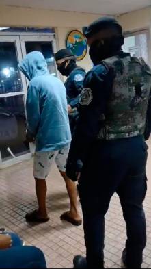 La Policía Nacional informó que el hombre tenía oficio de captura por robo agravado.