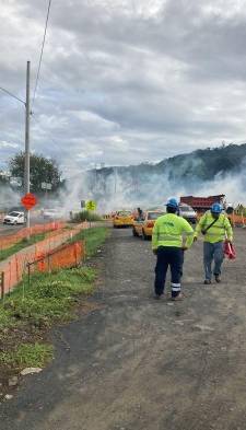 Policías se enfrentan a manifestantes en Howard