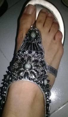 Un calzado que no puede faltar en tu armario: sandalias bajas