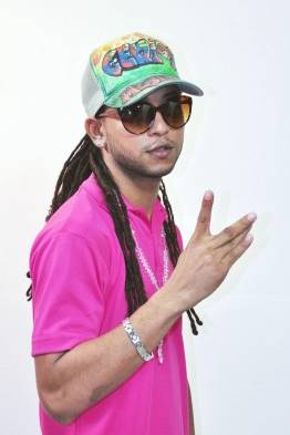 Lion prefiere ocupar el tiempo haciendo música.