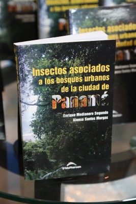 Doctores panameños presentan libro que recopila información de más de mil especies de insectos