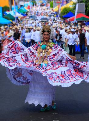 La pollera panameña: Un tesoro de tradición y belleza