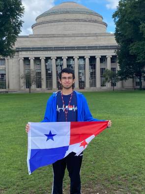 Joven gana prestigioso premio de matemática en el Instituto Tecnológico de Massachusetts