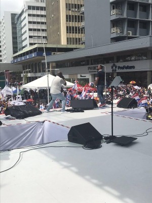 Desde clases de zumba hasta conciertos hubo en el cierre de campaña de Nito 