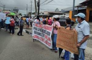 Manifestantes en Colegio Instituto Profesional y Técnico de Juan Díaz, Panamá.