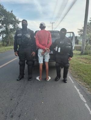 Policía lo sorprende con 17 bombas molotov en Pacora