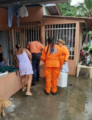 Sinaproc atiende a afectados por inundaciones