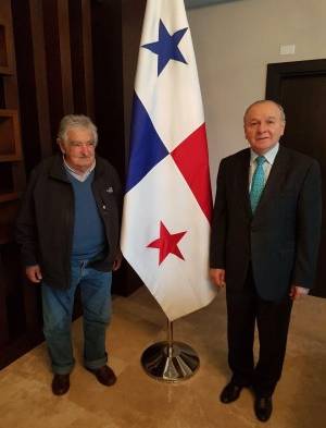 Expresidente de Uruguay, José Mujica llega a Panamá