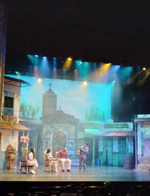 Canta el acordeón: Una fiesta patronal dentro del Teatro Nacional