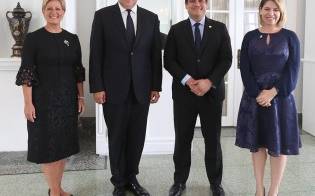 El presidente Juan Carlos Varela con&nbsp; su homólogo costarricense Carlos Alvarado Quesada.